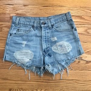 Vintage Levi’s Distressed Cutoff Shorts Sz 27